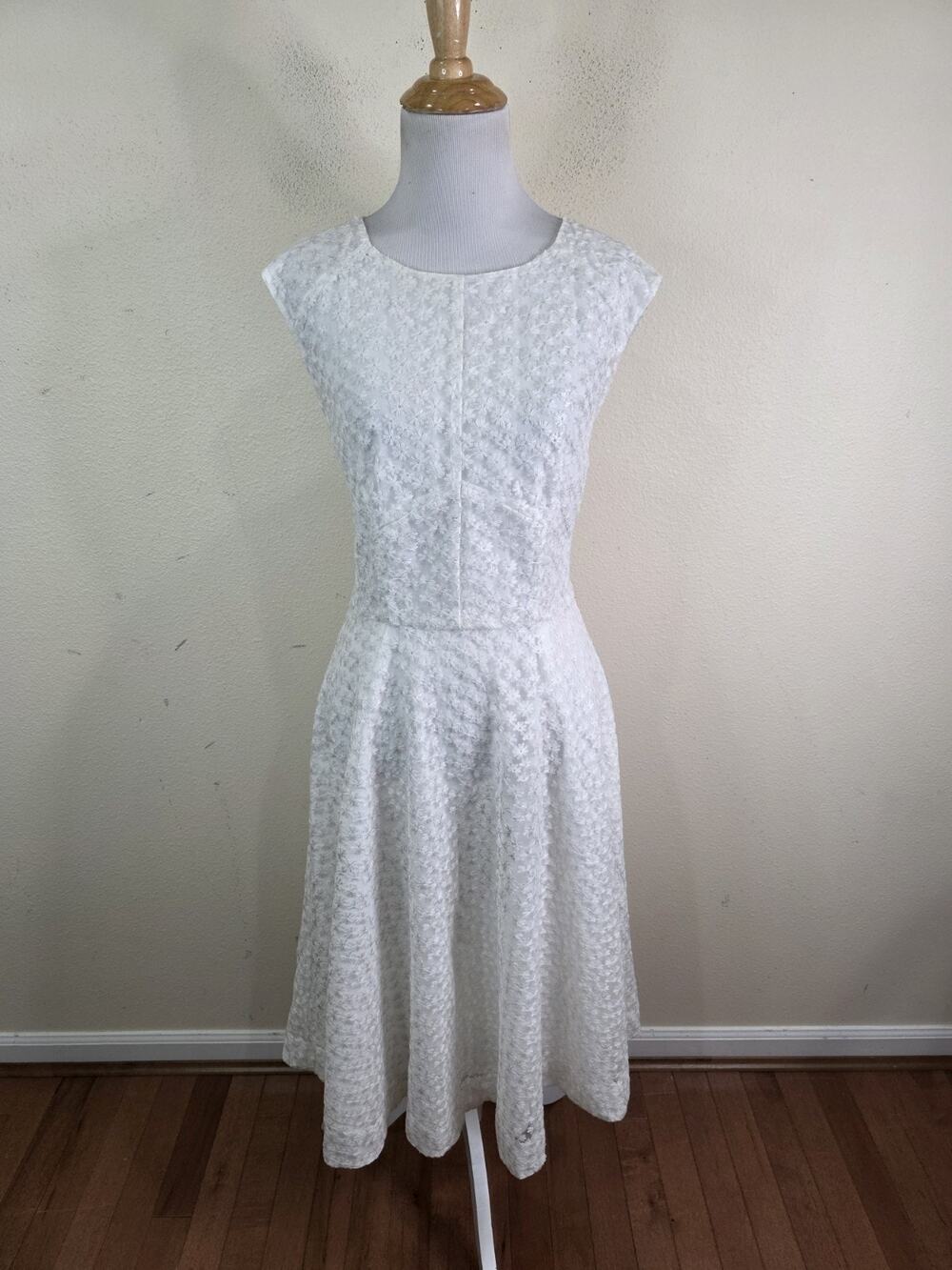 Kate Spade Off White Floral Embroidered Fit and Flare Tea Dress Sleeveless 8